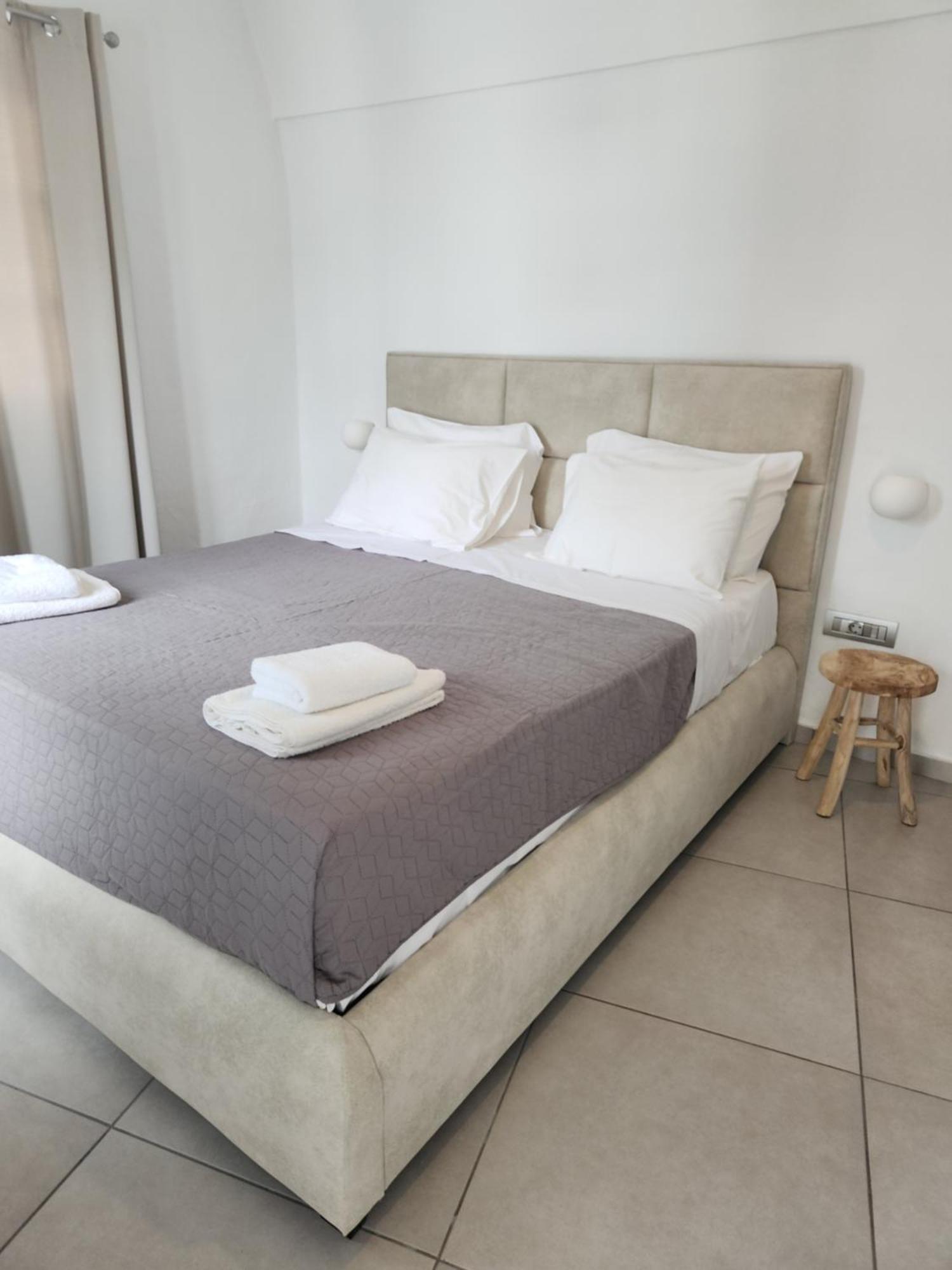 סנטוריני Euphoria Suites & Deluxe Studios מראה חיצוני תמונה