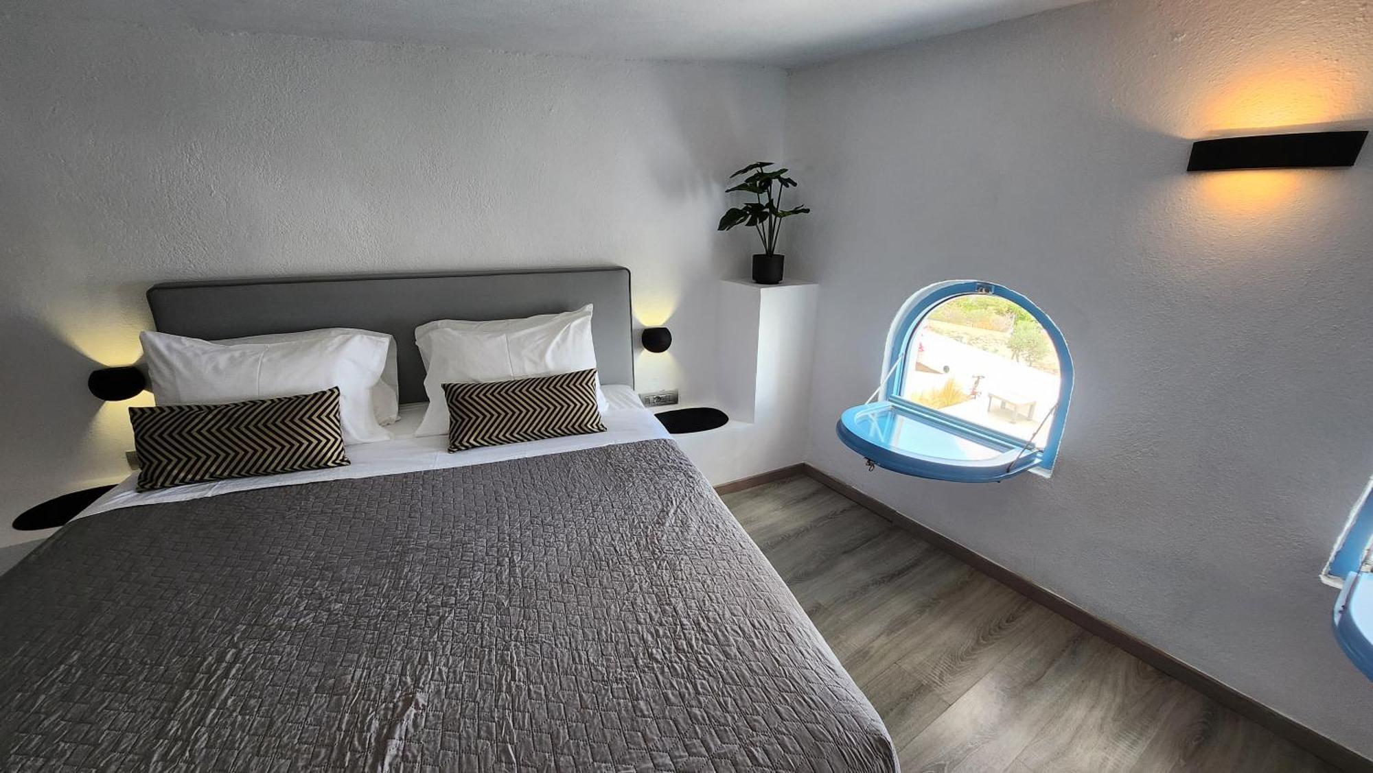 סנטוריני Euphoria Suites & Deluxe Studios מראה חיצוני תמונה