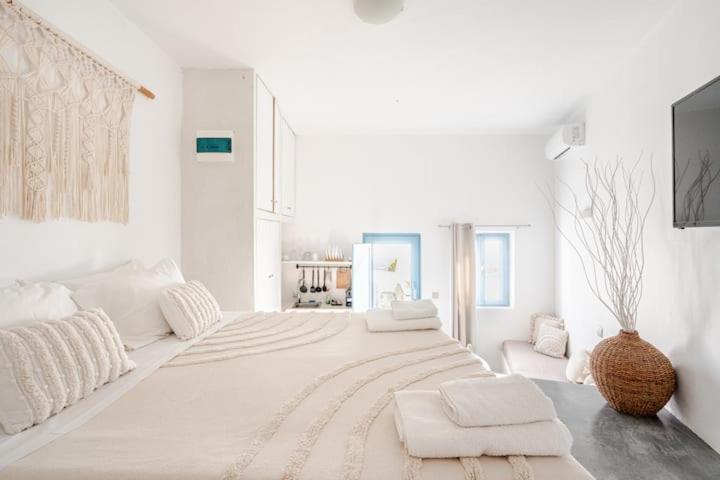 סנטוריני Euphoria Suites & Deluxe Studios מראה חיצוני תמונה